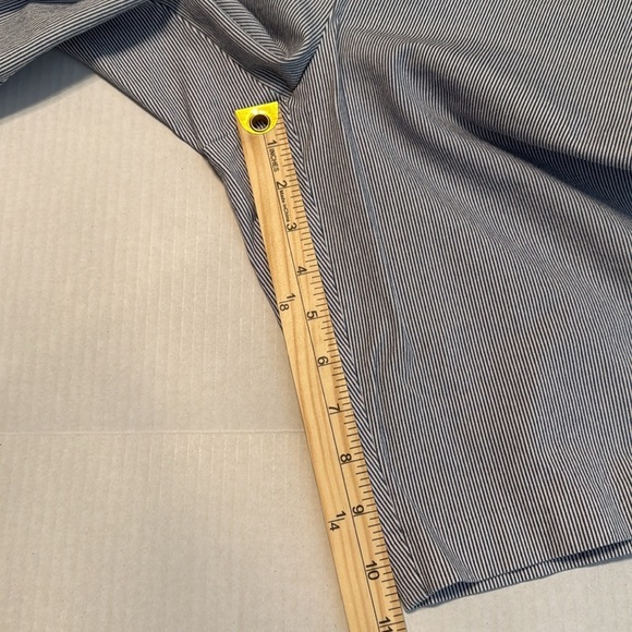 Chico's So Slimming Brigette Striped Slim Shorts Size 8 - Picture 5 of 13